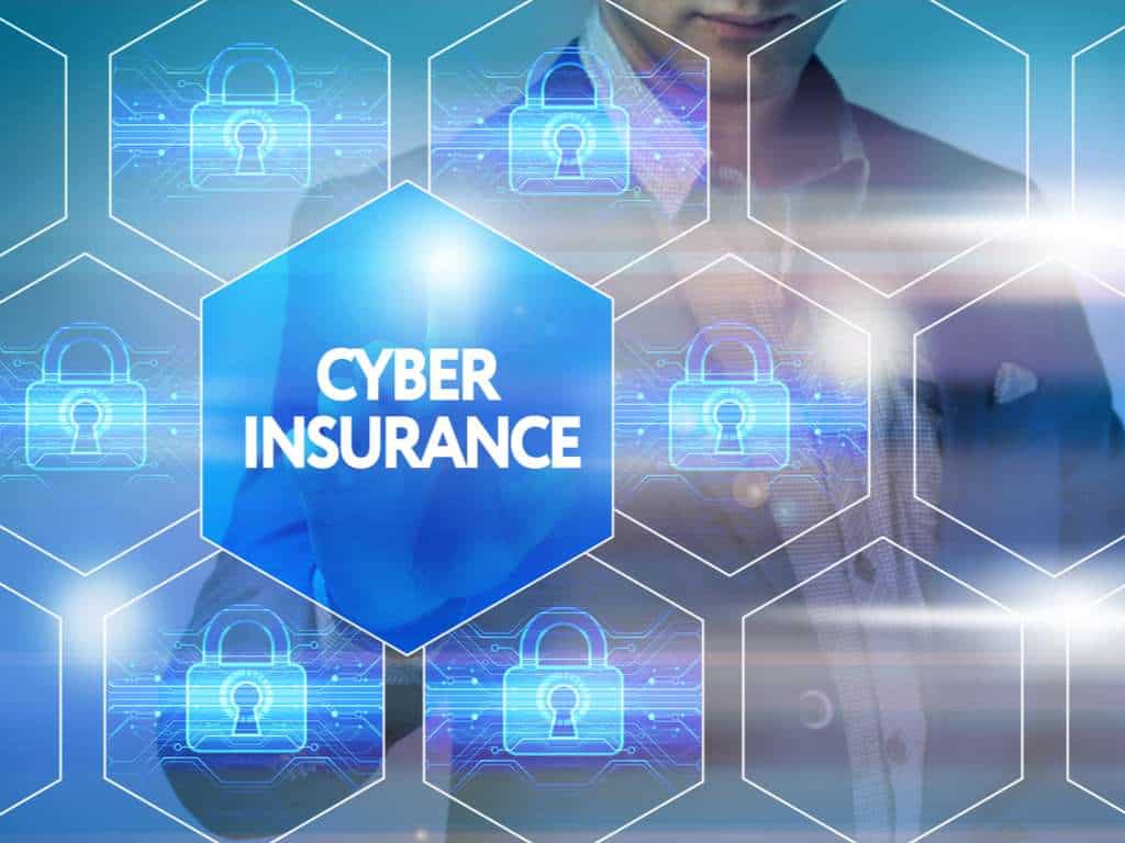 Grafik mit dem Text 'Cyber Versicherung' und digitalen Sicherheitssymbolen in einem hexagonalen Muster.